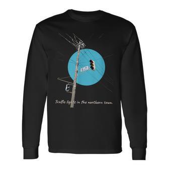 信号機、北の街。 道路 レトロ 港町 ストリート 電線 長袖Tシャツ - Kawaiitshirt