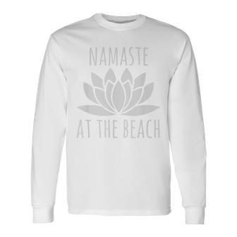 Vacaciones En La Playa Debe Tener Namaste En La Playa Camiseta de manga larga - Regaloses