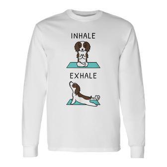ヨガ吸い込む息を吐くイングリッシュ・スプリンガー・スパニエル犬 長袖Tシャツ - Kawaiitshirt