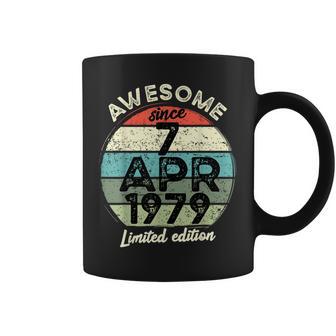 1979年4月7日 45歳の誕生日 45歳 2024年 誕生日 コーヒーマグ - Kawaiitshirt