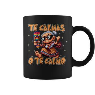 Amenaza Divertida De Abuelita Con Chancla Te Camas O Te Calmo Cuello Taza de café - Regaloses