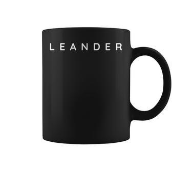 Leander パーソナライズドネームモダンコンテンポラリーフォント コーヒーマグ - Kawaiitshirt