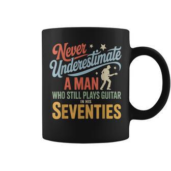 L'homme Qui Joue Encore De La Guitare Dans Les Années 70 Tasse - Cadeauxyz