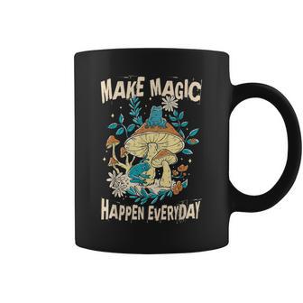 カエルとキノコ。毎日魔法を起こしましょう。 コーヒーマグ - Kawaiitshirt