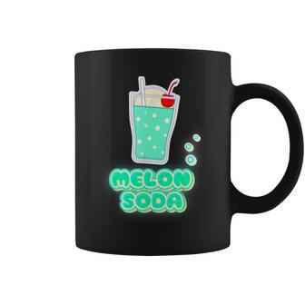 メロンソーダ／クリームソーダ 夏 （デリシャス スイーツ）昭和レトロ ポップ 80S かわいい イラスト コーヒーマグ - Kawaiitshirt