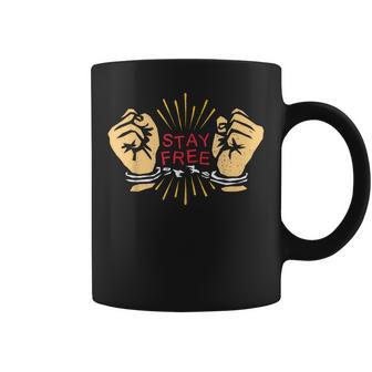 手錠ステイフリーtシャツ 伝統的な刑務所の刑務所休憩 コーヒーマグ - Kawaiitshirt