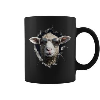 羊が穴から覗いています 農夫 羊飼い 飼い Coolheep Portrait コーヒーマグ - Kawaiitshirt