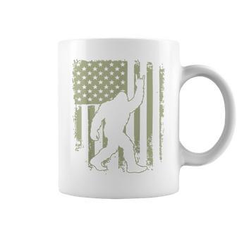 Bigfoot Sasquatch America Flag Graphic Dad Vintage Coffee Mug - Monsterry