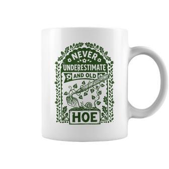 Gardening Vintage Never Underestimate And Old Hoe Coffee Mug | Seseable UK