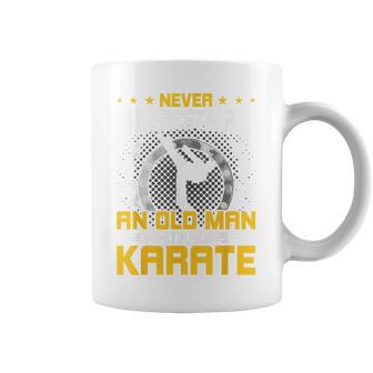 Never Underestimate An Old Man Who Know Karate コーヒーマグ - Kawaiitshirt