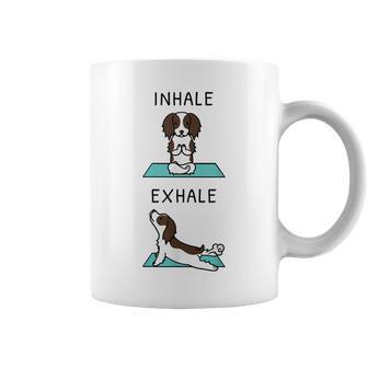 ヨガ吸い込む息を吐くイングリッシュ・スプリンガー・スパニエル犬 コーヒーマグ - Kawaiitshirt