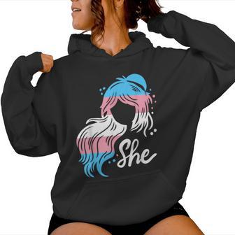 Drapeau De La Fierté Transgenrehe Transwoman Anime Lgbtq Pour Sweat à capuche femme - Cadeauxyz