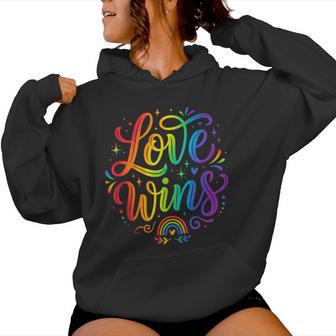 El Amor Gana El Orgullo Gay Lgbtq Igualdad Aliado Rainbow In Mangas Sudadera con capucha para mujer - Regaloses