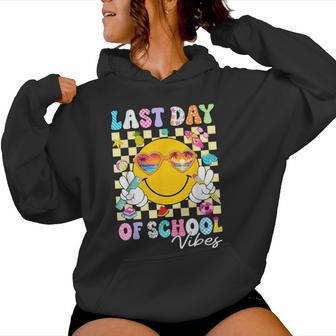 Last Day Of School Vibes Teacher Student Groovy Graduation Women Hoodie - Thegiftio UK