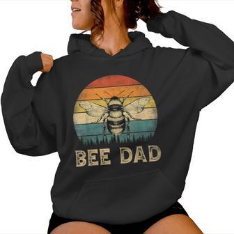 Vintage Bee Dad Bee Lovers Daddy Father's Day Women Hoodie - Thegiftio UK