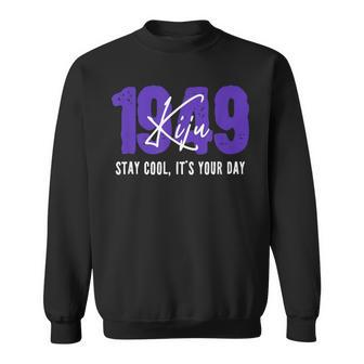 1949 誕生日 77歳 喜寿祝い クールでシンプルな数字デザイン スウェットシャツ - Kawaiitshirt