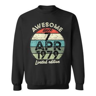 1979年4月7日 45歳の誕生日 45歳 2024年 誕生日 スウェットシャツ - Kawaiitshirt