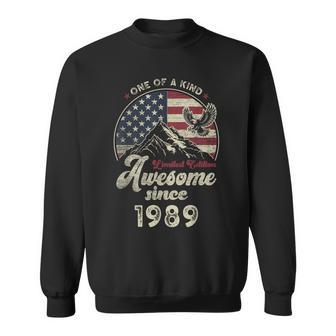 1989 愛国的なイーグル、37歳の誕生日、アメリカ国旗 愛国的 スウェットシャツ - Kawaiitshirt