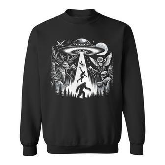 Cryptid Monsters ビッグフット Mothman Dogman Moon Cryptozoology スウェットシャツ - Kawaiitshirt