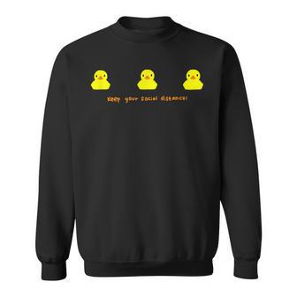 Keep Yourocial Distance 3つのイエローラバーダックグラフィック スウェットシャツ - Kawaiitshirt