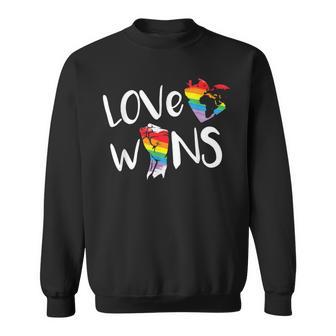 Love Wins Raised Fist Lgbt Lgbtq プライド アウェアネス レインボー スウェットシャツ - Kawaiitshirt