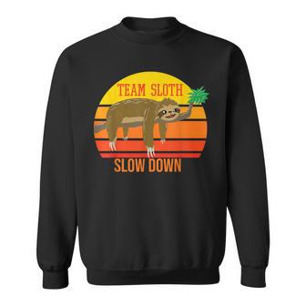 Teamlothlow Down ユニークな怠け者がゆっくり動く動物ギフト スウェットシャツ - Kawaiitshirt