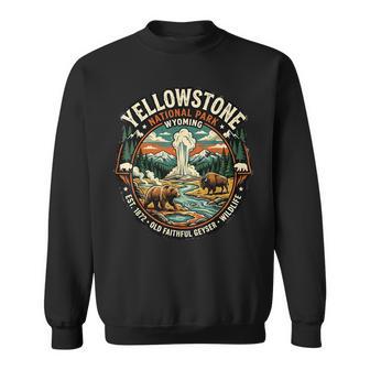 Yellowstone National Park Wyoming Old Faithful Geyser Badge Sweatshirt - Thegiftio UK