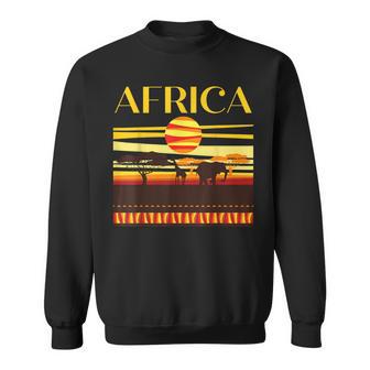 アフリカの衣装と夕日のアフリカの動物。 スウェットシャツ - Kawaiitshirt