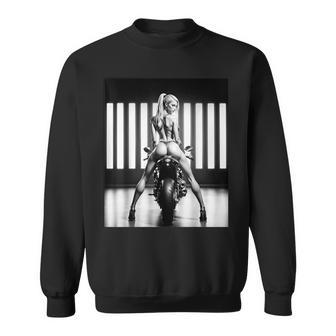 セクシーガールグラフィックtシャツ セクシーブロンドブーティモデルバイカーベイブ スウェットシャツ - Kawaiitshirt