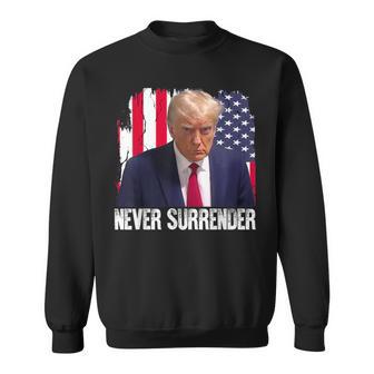 トランプは決して降伏しない 共和党大統領ドナルド・トランプ スウェットシャツ - Kawaiitshirt