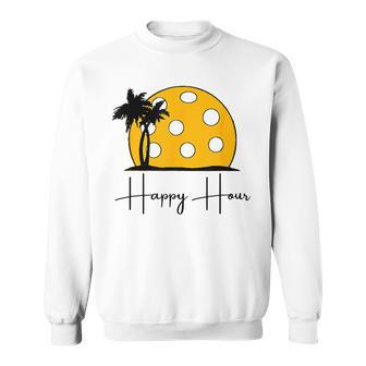 楽しいピックルボールシャツ、Happy Hour、大きなピックルボールの夕日。 スウェットシャツ - Kawaiitshirt