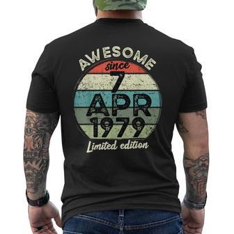 1979年4月7日 45歳の誕生日 45歳 2024年 誕生日 メンズTシャツ バックプリント - Kawaiitshirt