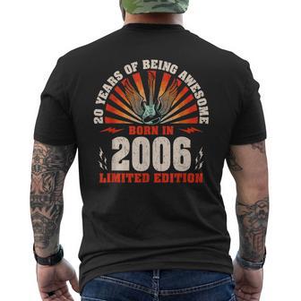 20歳の誕生日 20歳のギタリスト ギター愛好家 2006年生まれ メンズTシャツ バックプリント - Kawaiitshirt