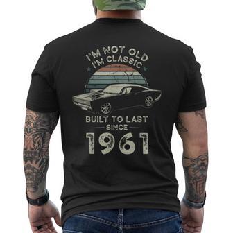 65° Compleanno Nato Nel 1961 Auto D'epoca T-shirt da uomo con stampa posteriore - Novitaregali