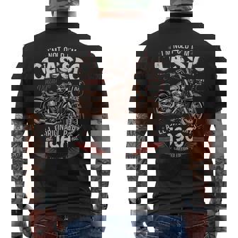 66 歳の誕生日男性オートバイ バイクに乗る人 1960 メンズTシャツ バックプリント - Kawaiitshirt