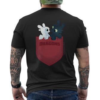 Dreamworks Dragons Light Fury & Night Fury Faux Pocket メンズTシャツ バックプリント - Kawaiitshirt