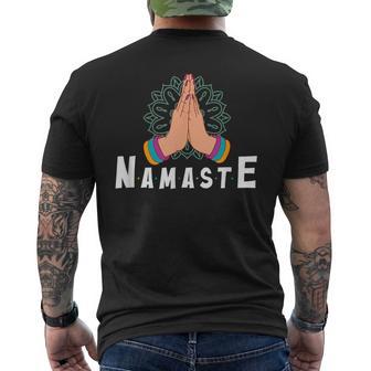 Fold Your Hands 瞑想 ナマステ メンズTシャツ バックプリント - Kawaiitshirt