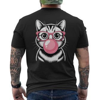 Lustige Katze Bläst Kaugummi Illustration T-Shirt mit Rückendruck - Seseable