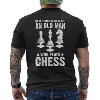 Neous-Estimez Jamais Unieil Homme Qui Joue Aux Échecs T-shirt imprimé au dos - Cadeauxyz