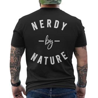 Nerdy By Nature ファニーオタクシャツ ギフト オタク メンズTシャツ バックプリント - Kawaiitshirt