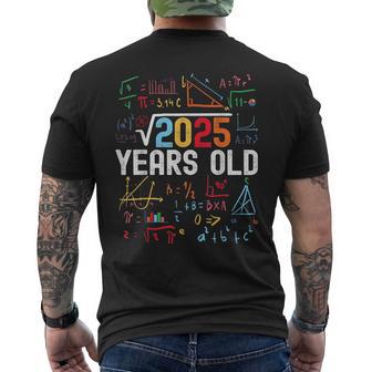 Racine Carrée De 2025 45E Anniversaire 45 Ans T-shirt imprimé au dos - Cadeauxyz