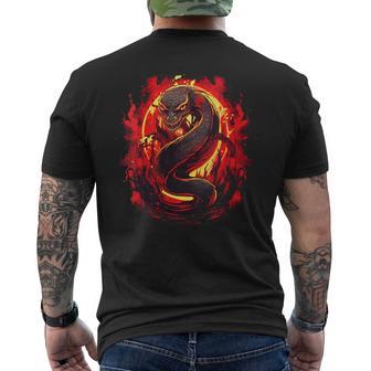 Serpent Cool Avec Feu Et Flammes T-shirt imprimé au dos - Cadeauxyz