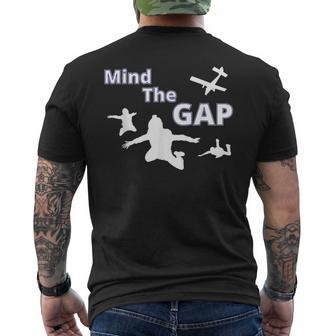 Sky Diving Mind The Gap 面白いスカイダイバー メンズTシャツ バックプリント - Kawaiitshirt