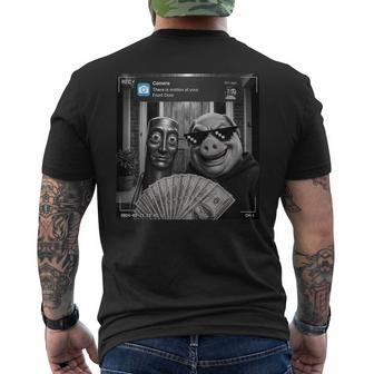 Tung Tung Tungahur John Pork Meme Brainrot Door Motion メンズTシャツ バックプリント - Kawaiitshirt