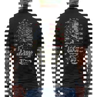 Vintage 1956 愛国的なイーグル、70歳の誕生日、アメリカ国旗 メンズTシャツ バックプリント - Kawaiitshirt