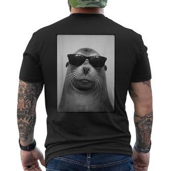 アシカ サングラス フォトブース レトロ 動物 アザラシ ポートレート メンズTシャツ バックプリント - Kawaiitshirt