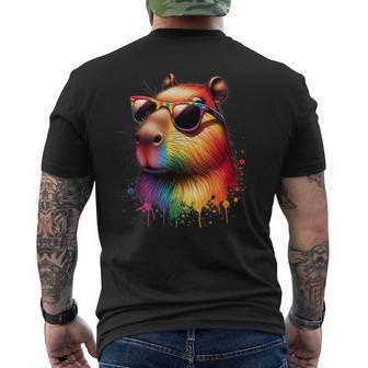 カピバラレインボーフラッグゲイプライド メンズTシャツ バックプリント - Kawaiitshirt