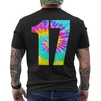 カラフルなタイダイ 17歳の誕生日または17番のチームイベント メンズTシャツ バックプリント - Kawaiitshirt