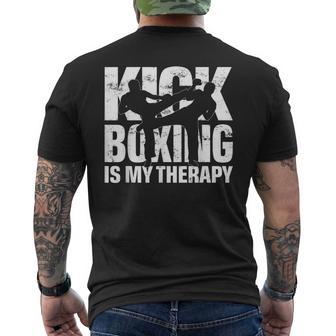 キックボクシングは私の治療法、キックボクシングの試合モチーフのキックボクサー メンズTシャツ バックプリント - Kawaiitshirt