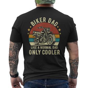 メンズ バイク愛好家かっこいいバイクライダー男性バイカーお父さん メンズTシャツ バックプリント - Kawaiitshirt